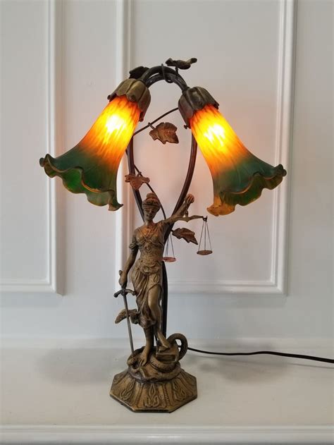 bronze lamp|Lampe de table en bronze